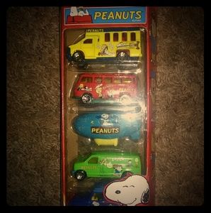 Collectable peanuts cars